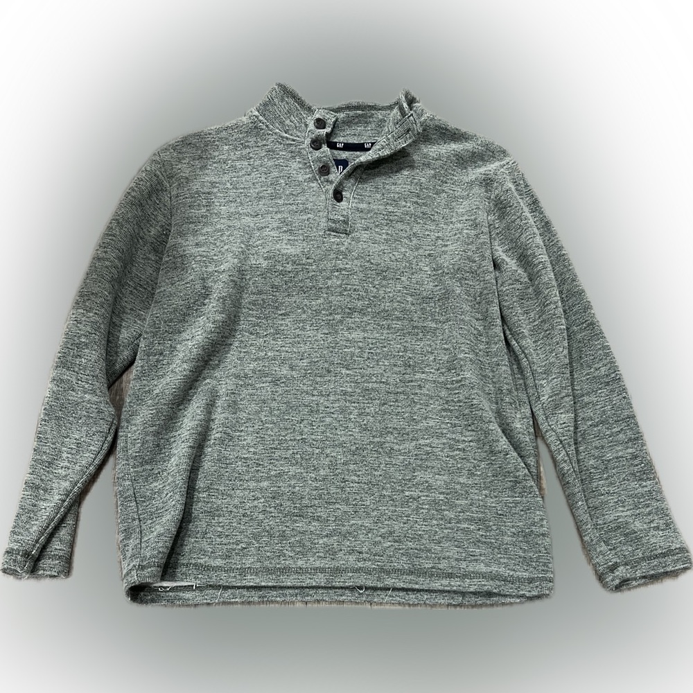 Green men’s gap sweater
